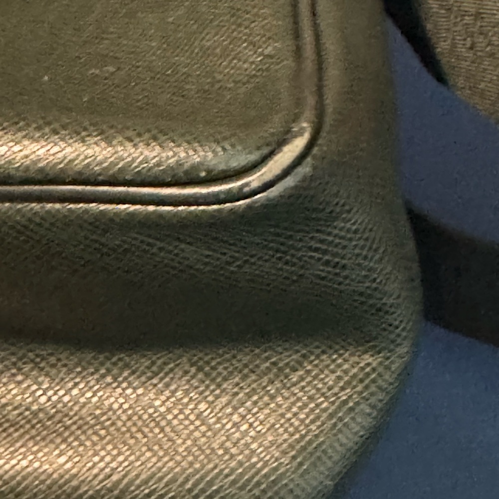 Louis Vuitton Taiga Yaranga in Green Made July 2001 - Picture 9 of 16